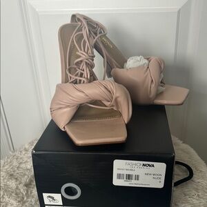 Fashion Nova Cream Stiletto Heels with Bow Detail